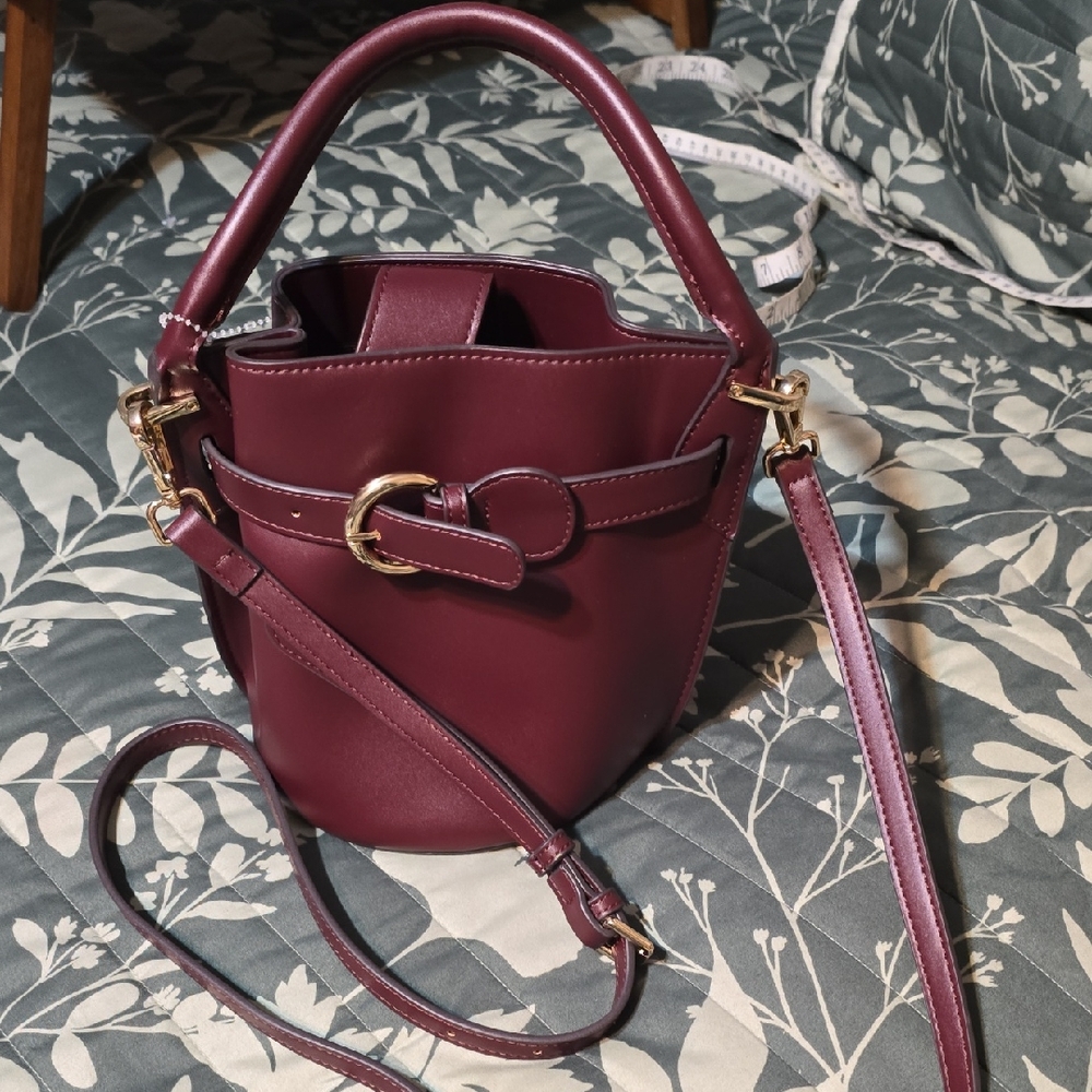 Elegant Burgundy Liz Clairborne Bucket Bag